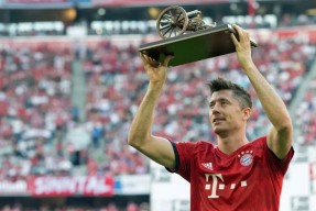 华体会app-包含那不勒斯险胜多特蒙德，莱万乌龙送礼德甲的词条